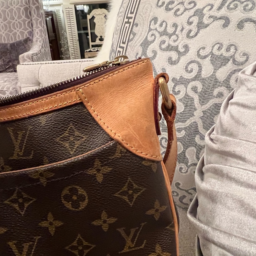 Authentic Louis Vuitton Odeon MM monogram - Picture 2 of 16